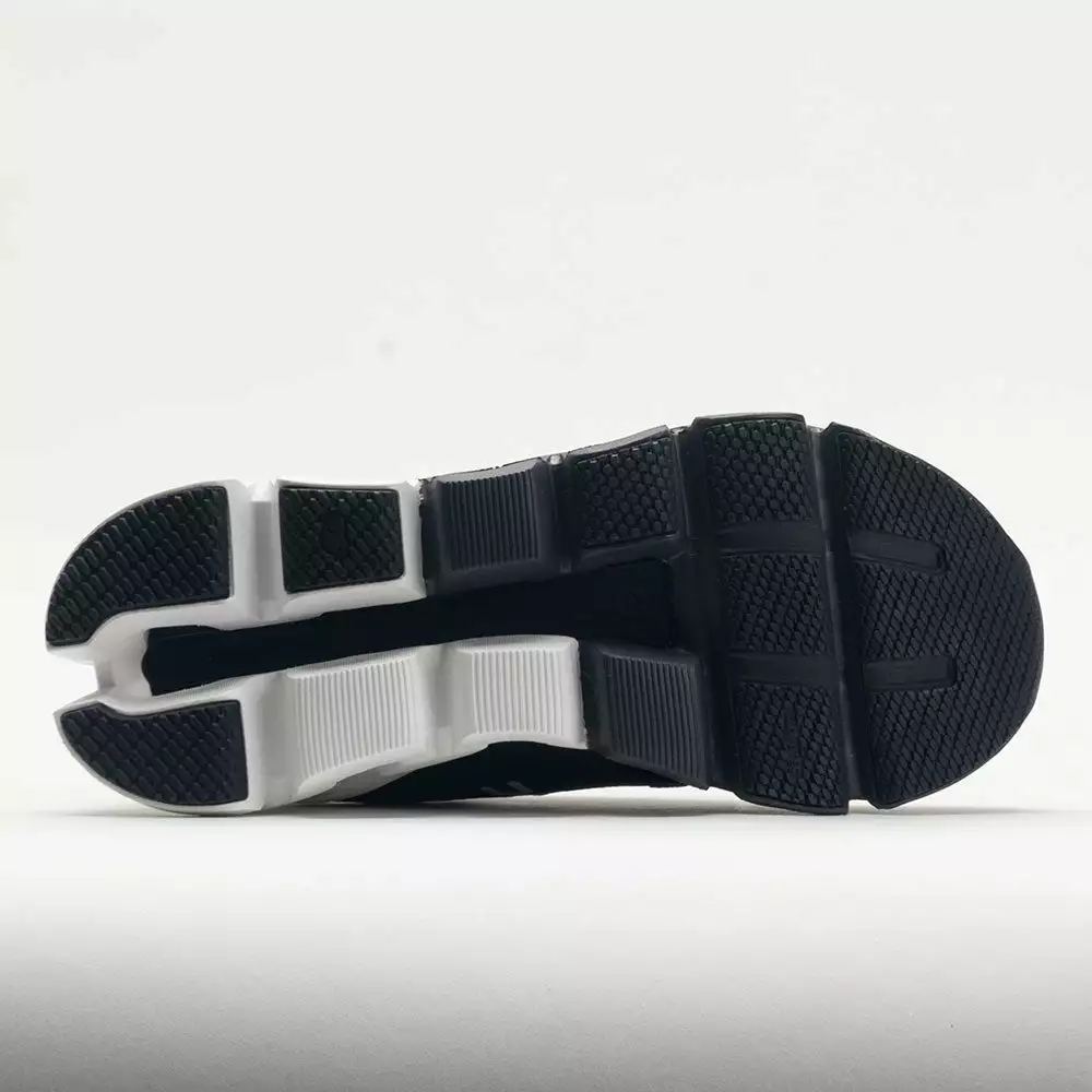 On Running On Cloudflyer 4 Women's Black/White 6 On Running On Cloudflyer 4 Women's Black/White - Image 4